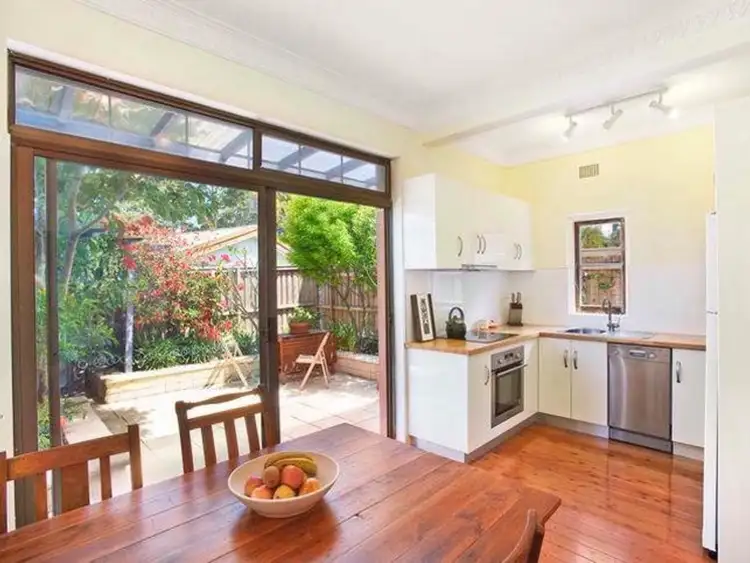 8 Hollands Avenue, Marrickville NSW 2204