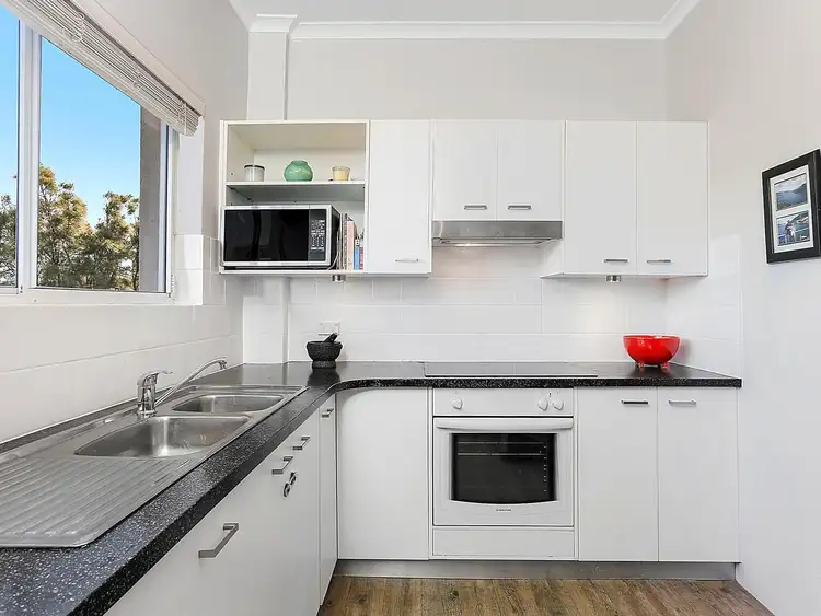 Fourth view of Homely apartment listing, 6/37 Seabeach Avenue, Mona Vale NSW 2103
