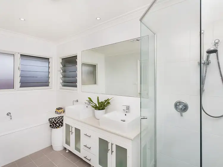 Sixth view of Homely villa listing, 5/82 Hutton Road, The Entrance North NSW 2261