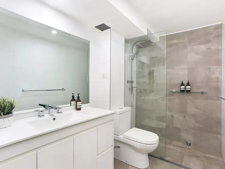 Sixth view of Homely apartment listing, 4/107 Victoria Street, Potts Point NSW 2011