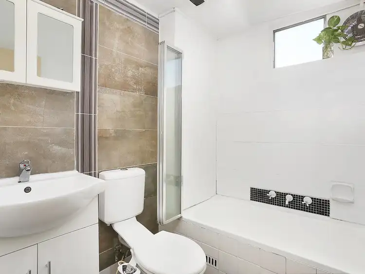 Fifth view of Homely apartment listing, 6/8 Drummond Street, Warwick Farm NSW 2170