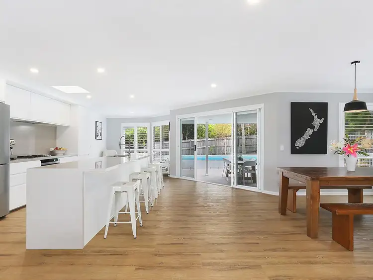 7 Defender Court, Sunrise Beach QLD 4567