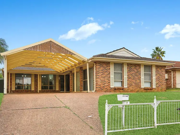7 Unsworth Street, Abbotsbury NSW 2176