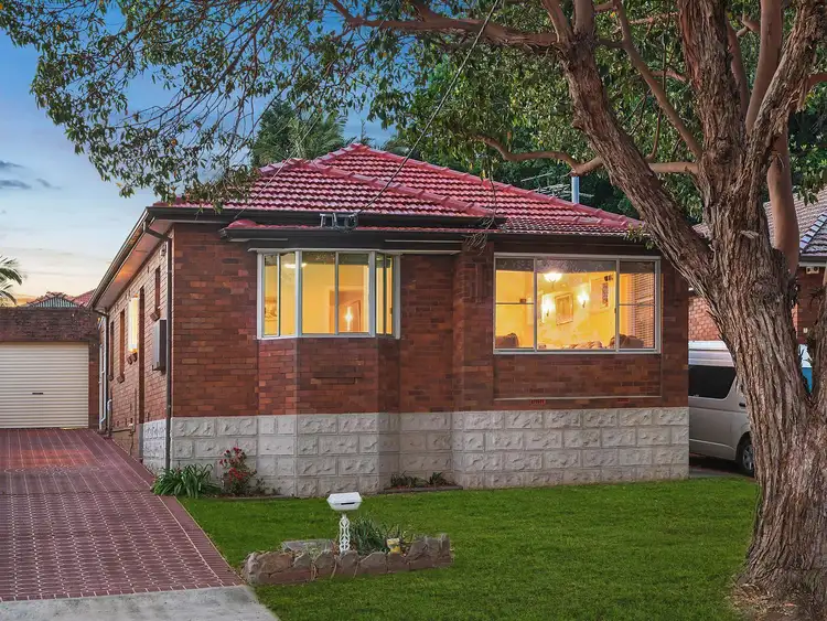 10 Warraroong Street, Beverly Hills NSW 2209