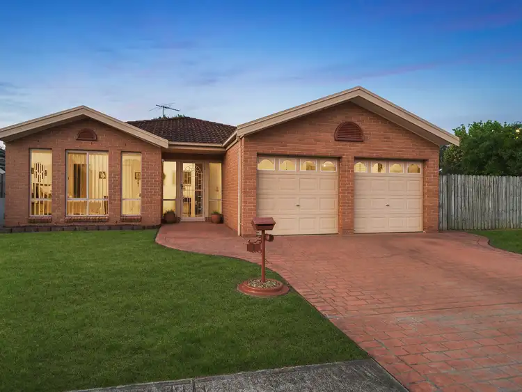1 Derwent Court, Wattle Grove NSW 2173