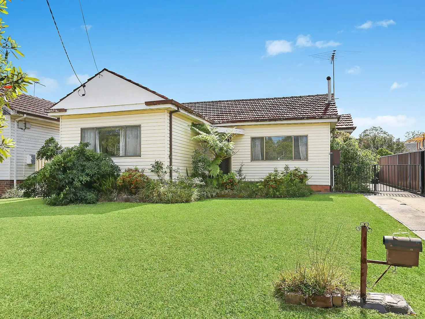 Main view of Homely house listing, 2 Treatt Avenue, Padstow NSW 2211