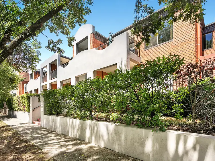 9/2 Namatjira Drive, Weston ACT 2611