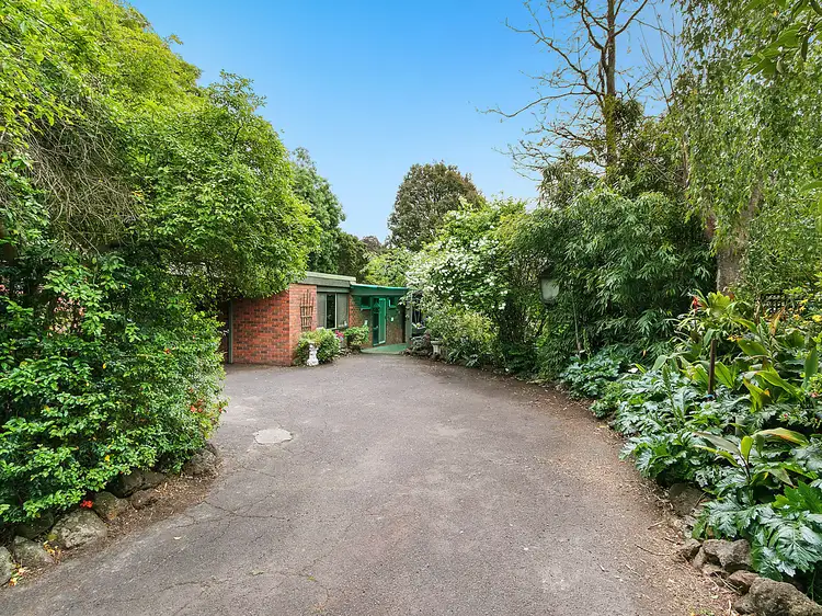 29 Mt Dandenong Road, Croydon VIC 3136