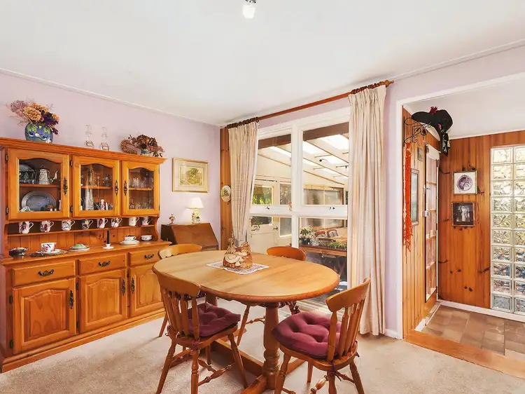 Fifth view of Homely house listing, 8 Thorn Place, Curtin ACT 2605