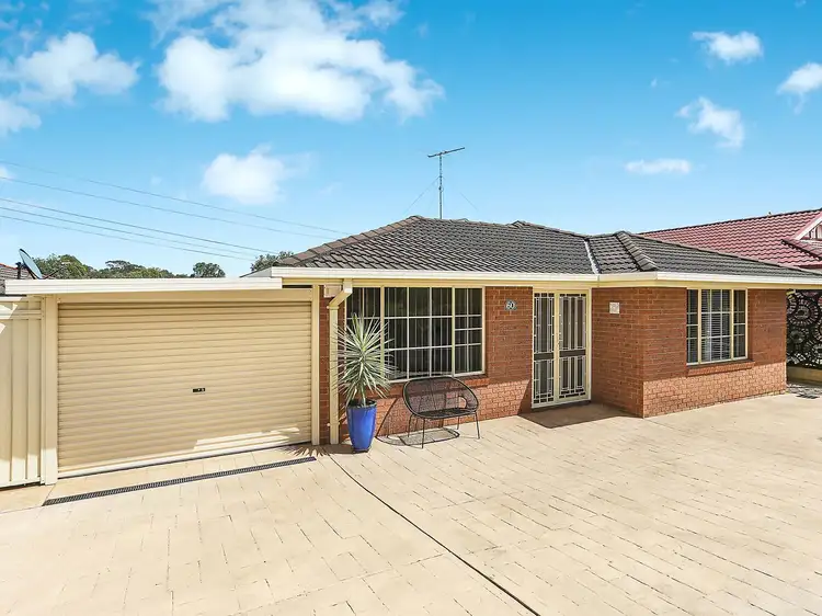 60 Whitsunday Circuit, Green Valley NSW 2168