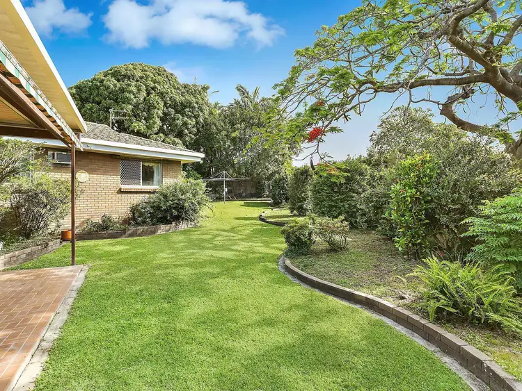 19 The Glade, Labrador QLD 4215