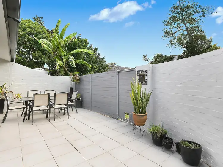 25/9 Freyburg Street, Bundall QLD 4217