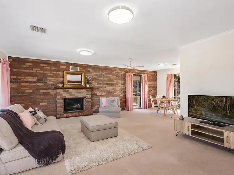 Second view of Homely house listing, 5 Falkiner Place, Macarthur ACT 2904