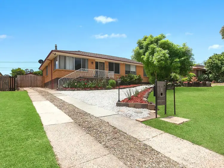 30 Clubbe Crescent, Macgregor ACT 2615