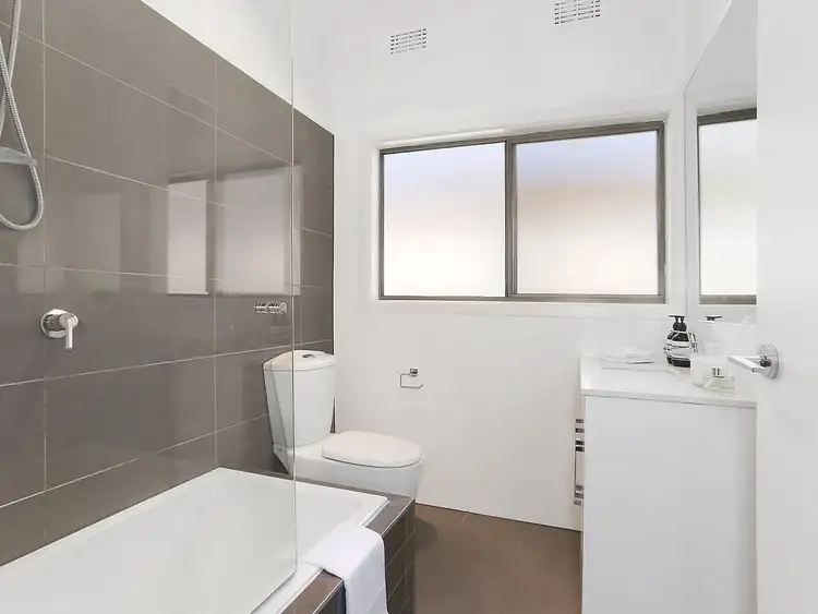 Sixth view of Homely house listing, 1/39 Paschal Street, Bentleigh VIC 3204