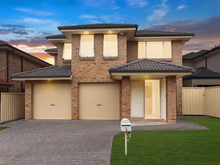 5 Figtree Place, Casula NSW 2170