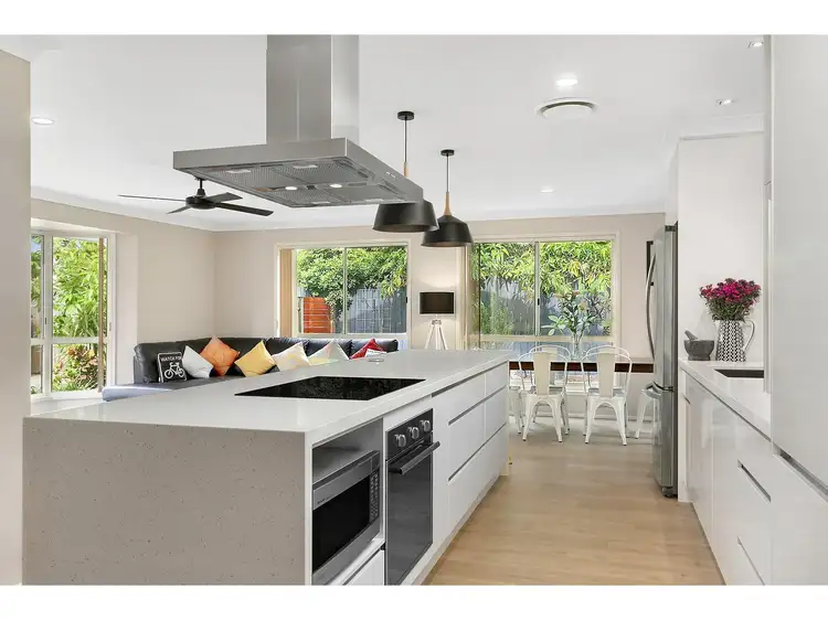 3 Shield Court, Wakerley QLD 4154