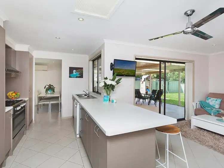 15 The Avenue, Tumbi Umbi NSW 2261