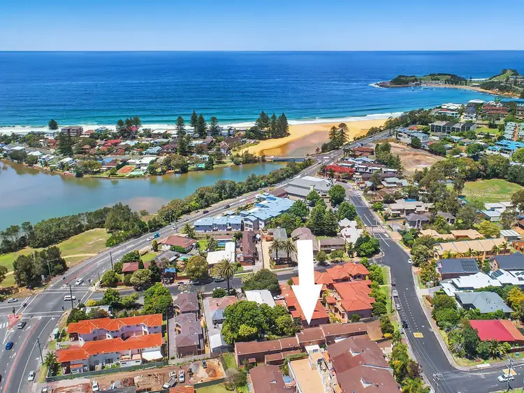 Fourth view of Homely townhouse listing, 2/37 Havenview Road, Terrigal NSW 2260