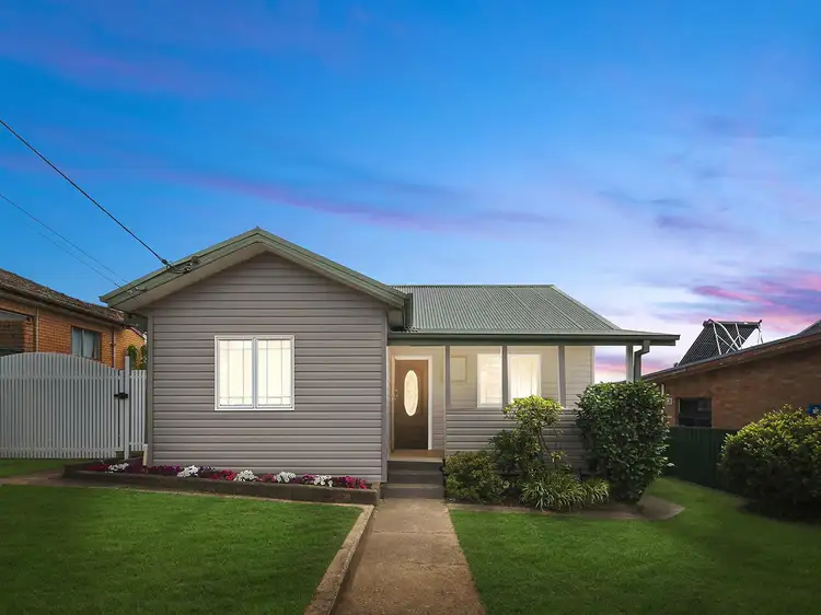 Main view of Homely house listing, 4 Hillbar Rise, Queanbeyan NSW 2620