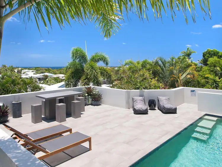 11 Voyagers Place, Sunrise Beach QLD 4567