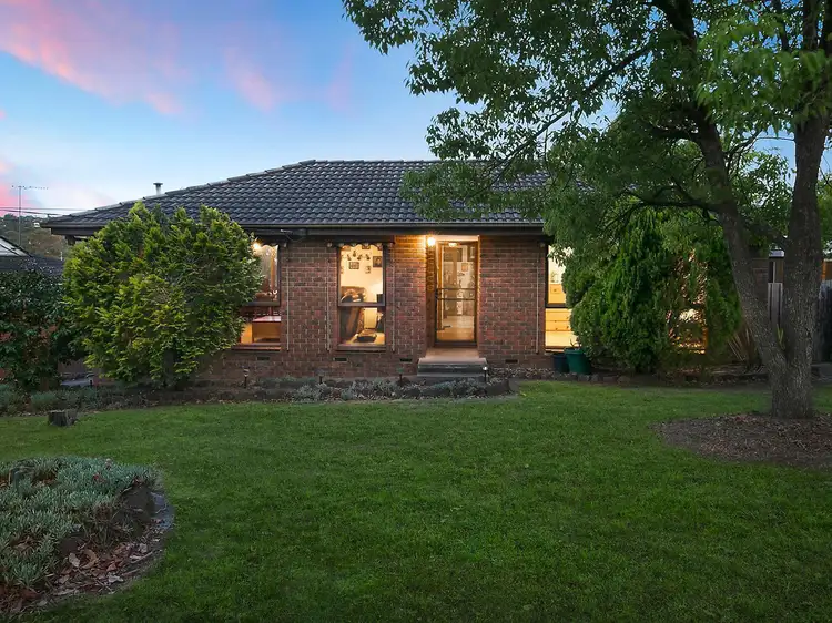 8 Vicki Street, Croydon VIC 3136