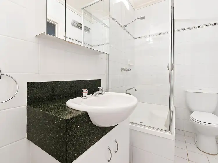 Sixth view of Homely apartment listing, 13/17 Byrne Avenue, Elwood VIC 3184