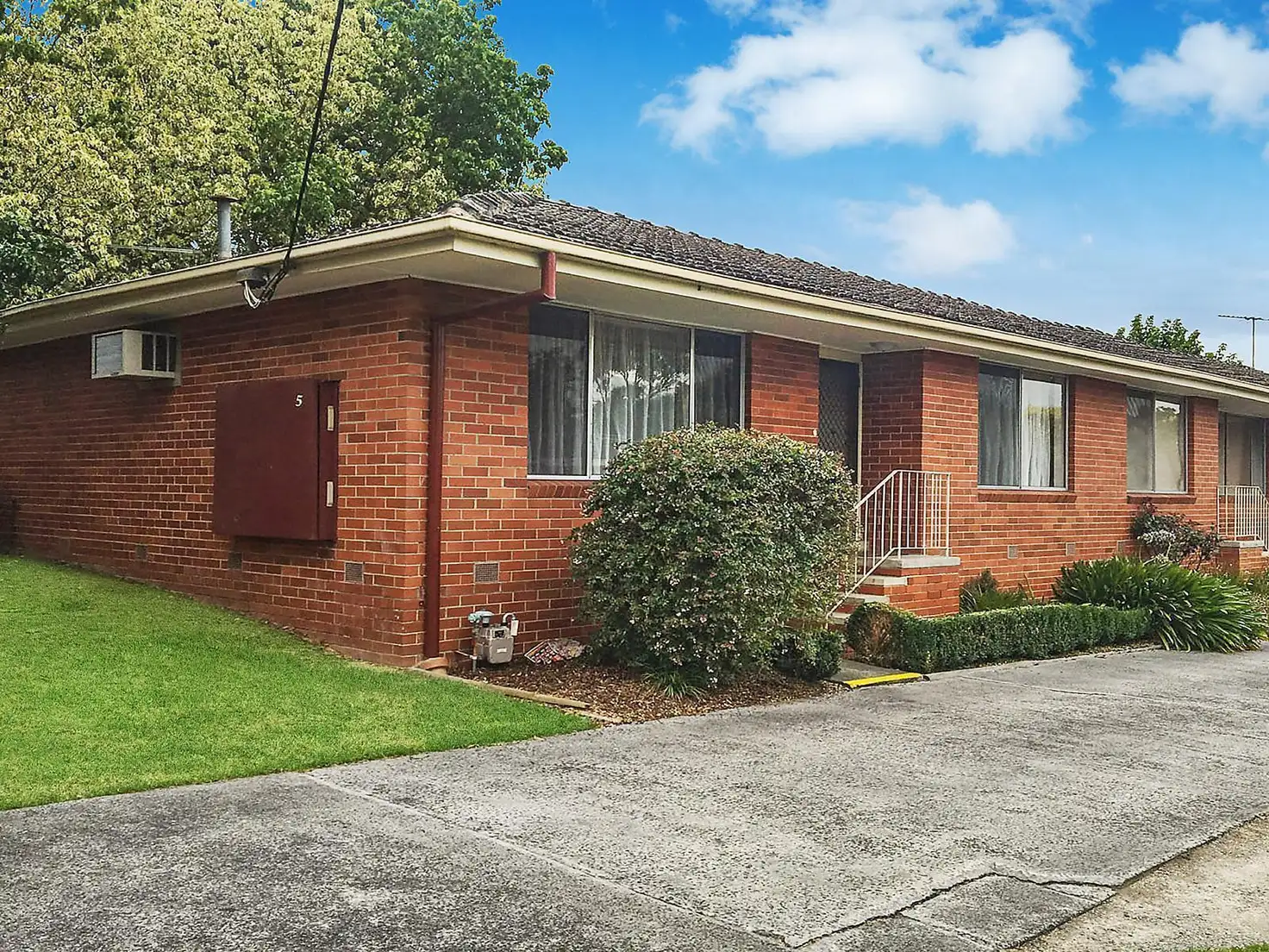 Main view of Homely unit listing, 1/5 Kincumber Drive, Croydon VIC 3136
