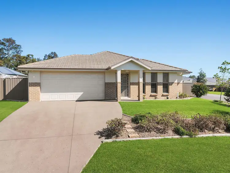 11 Dianella Way, Aberglasslyn NSW 2320