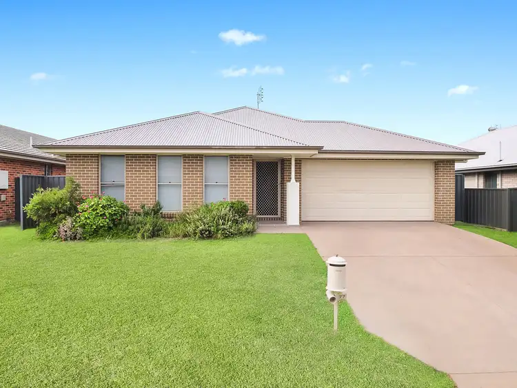 77 Niven Parade, Rutherford NSW 2320