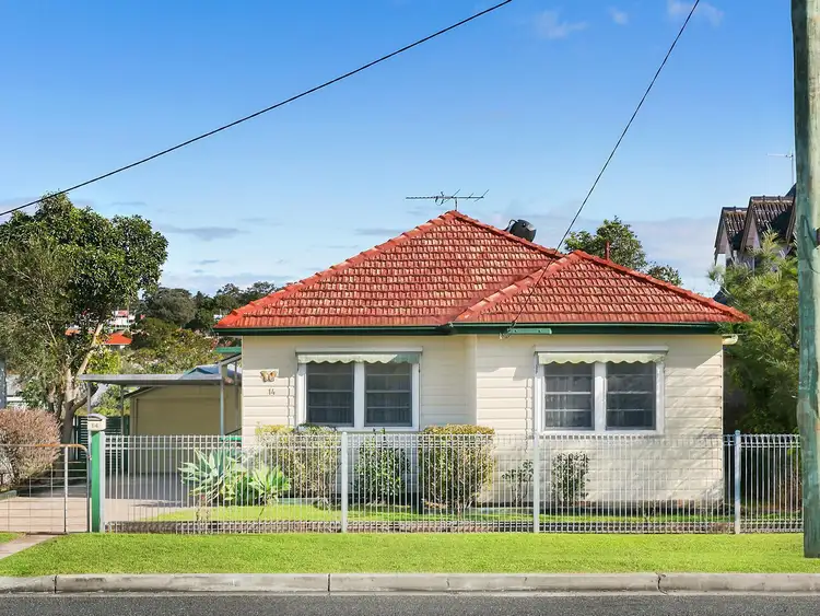 14 Fourth Avenue, Rutherford NSW 2320