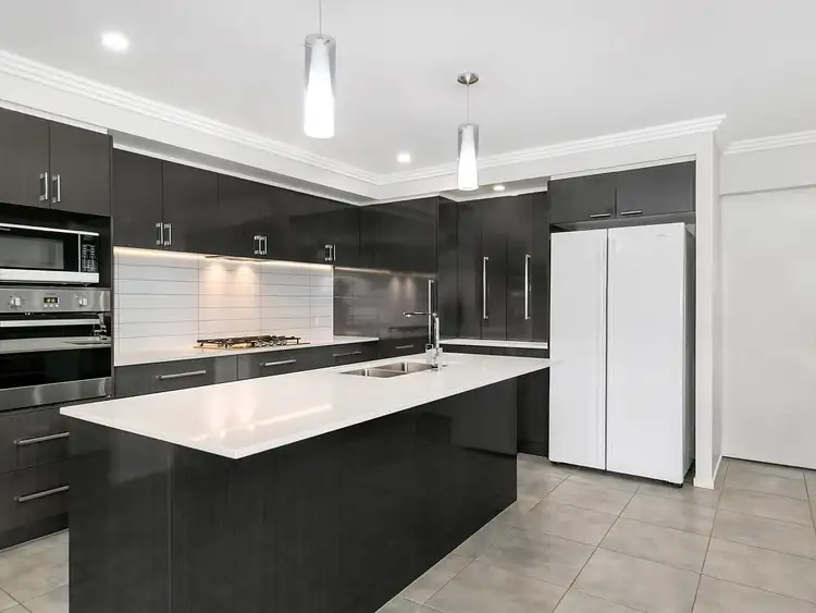 Second view of Homely house listing, 33 Entabeni Drive, Kearneys Spring QLD 4350