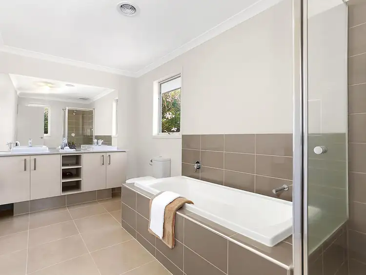 Fourth view of Homely townhouse listing, 2/336 Huntingdale Road, Mount Waverley VIC 3149