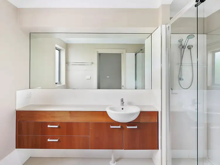 Fifth view of Homely apartment listing, 4/3 Taroona Place, Lyons ACT 2606