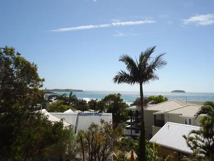 27 Ocean View Crescent, Emerald Beach NSW 2456