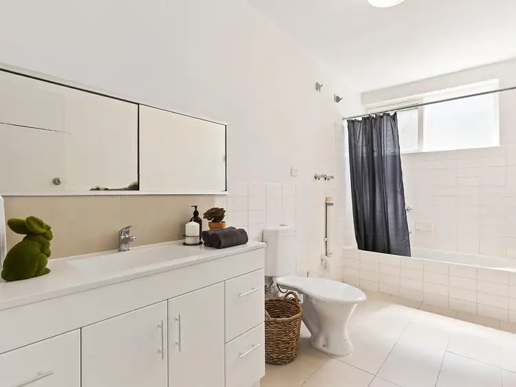 Third view of Homely apartment listing, 8/131 Brighton Road, Elwood VIC 3184