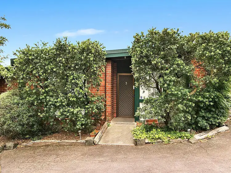 Main view of Homely unit listing, 3/8 Woodside Avenue, Ringwood VIC 3134