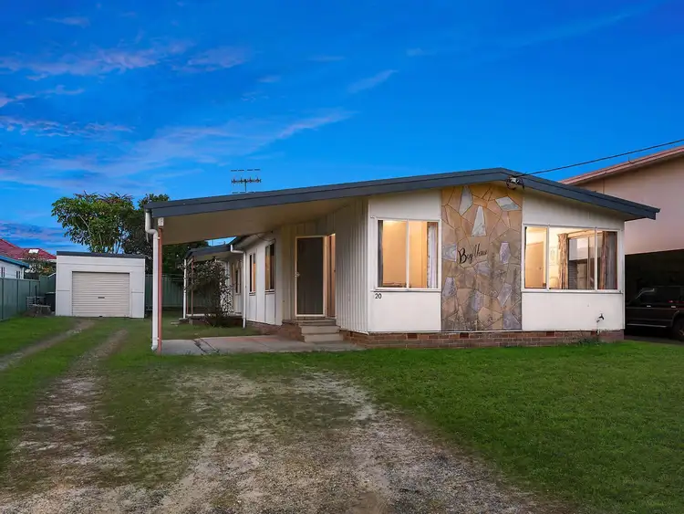Second view of Homely semi-detached listing, 20 Binburra Avenue, Toowoon Bay NSW 2261