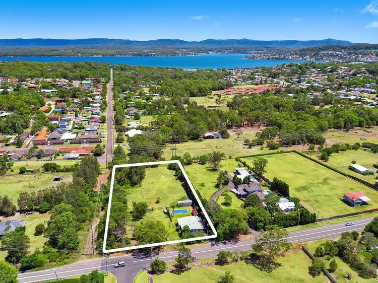 37 Burton Road, Eleebana NSW 2282