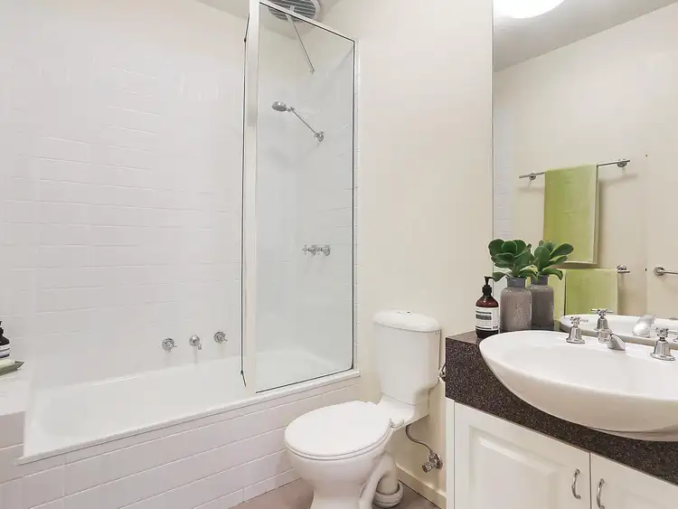 Sixth view of Homely house listing, 2E Rockbrook Road, St Kilda East VIC 3183