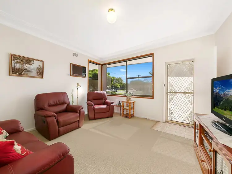 Fourth view of Homely house listing, 8 Conmurra Circuit, Shortland NSW 2307