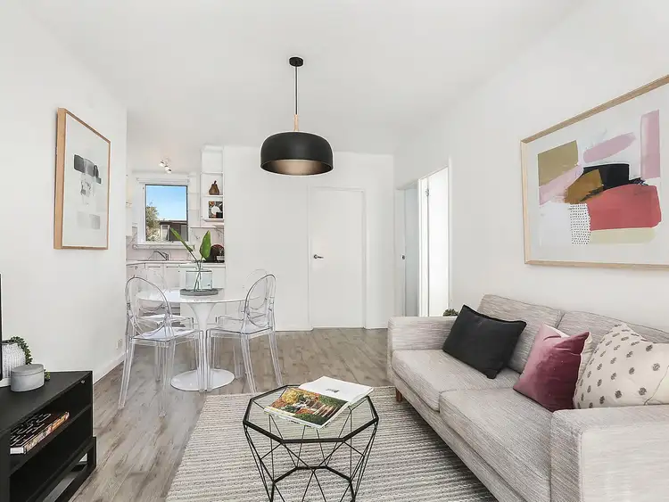 15/23 Robe Street, St Kilda VIC 3182