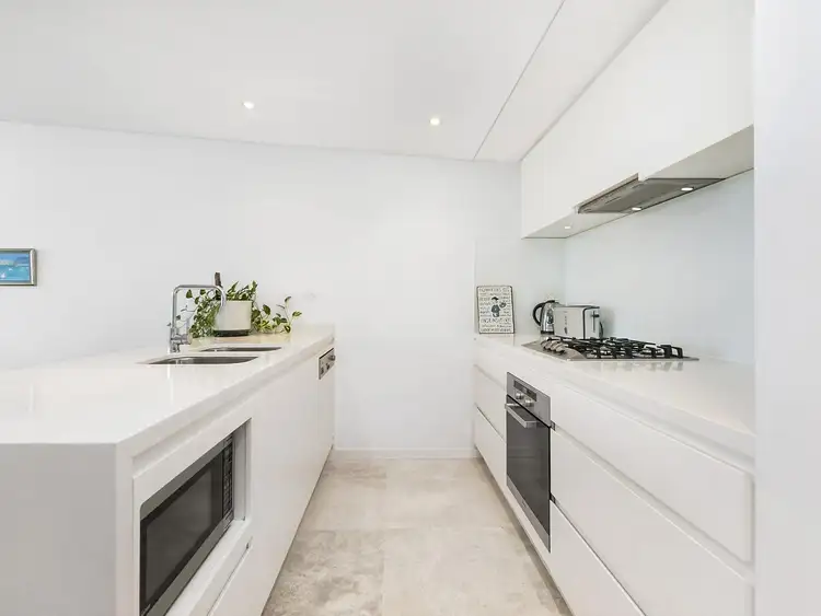 Third view of Homely apartment listing, 17/11 Alexander Street, Coogee NSW 2034