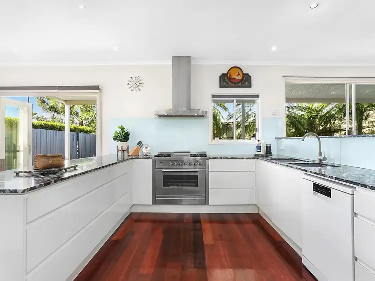 3 Myla Terrace, Tennyson QLD 4105