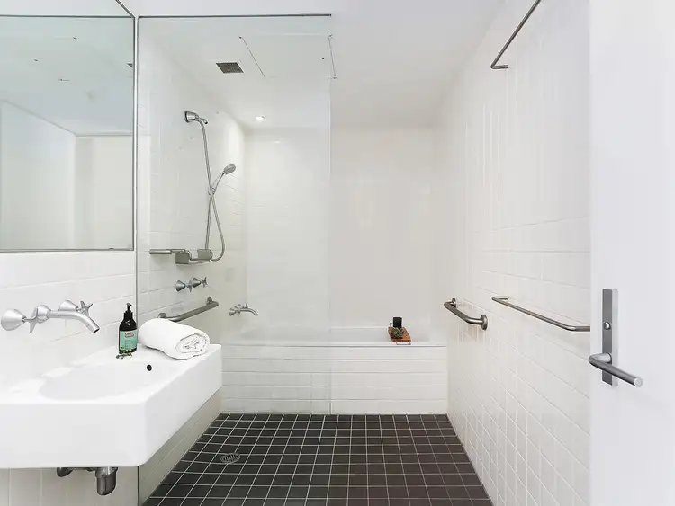 Sixth view of Homely unit listing, 1801/159 Old Burleigh Road, Broadbeach QLD 4218