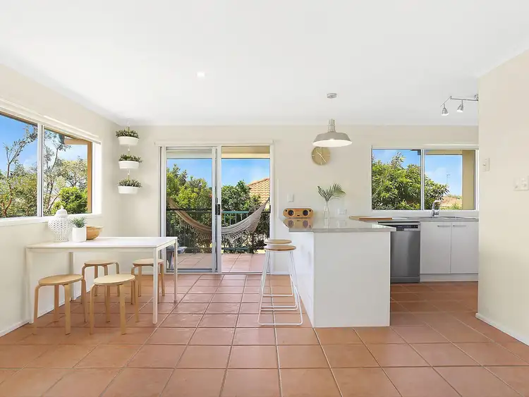 3/8 Advance Place, Sunrise Beach QLD 4567