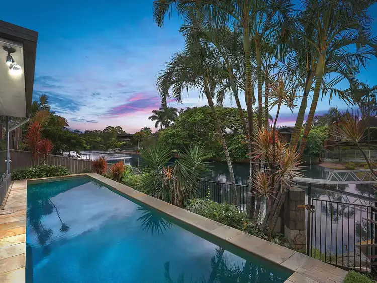 1 Pensacola Court, Broadbeach Waters QLD 4218