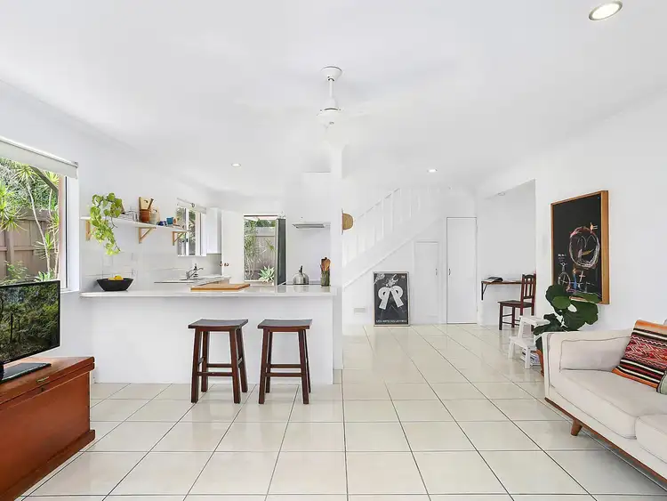 4/3 Advance Place, Sunrise Beach QLD 4567