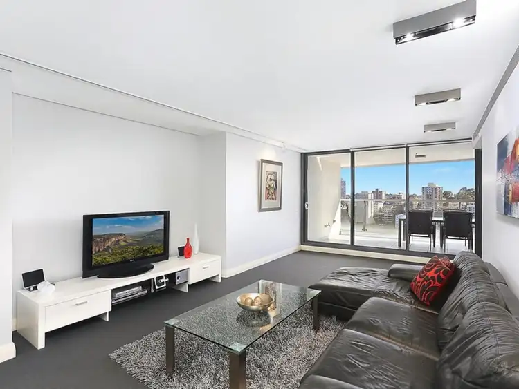 1003/8 Glen Street