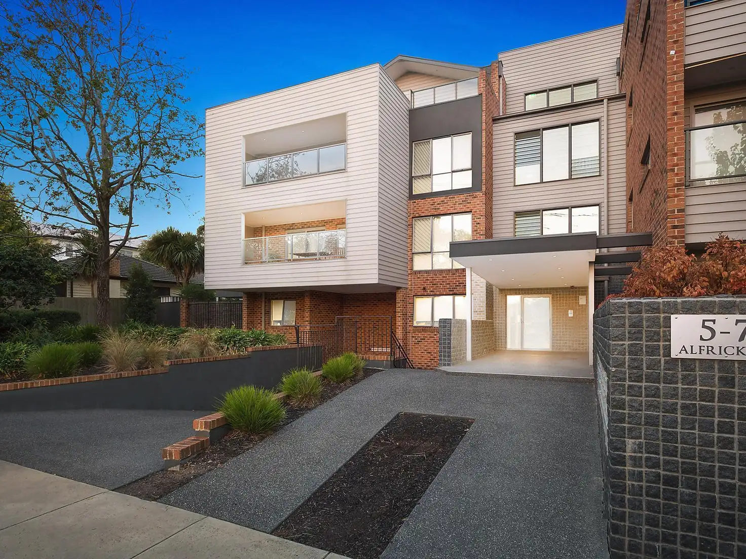 Main view of Homely apartment listing, 25/5-7 Alfrick Road, Croydon VIC 3136